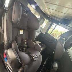 NUNA Executive Baby Chair 