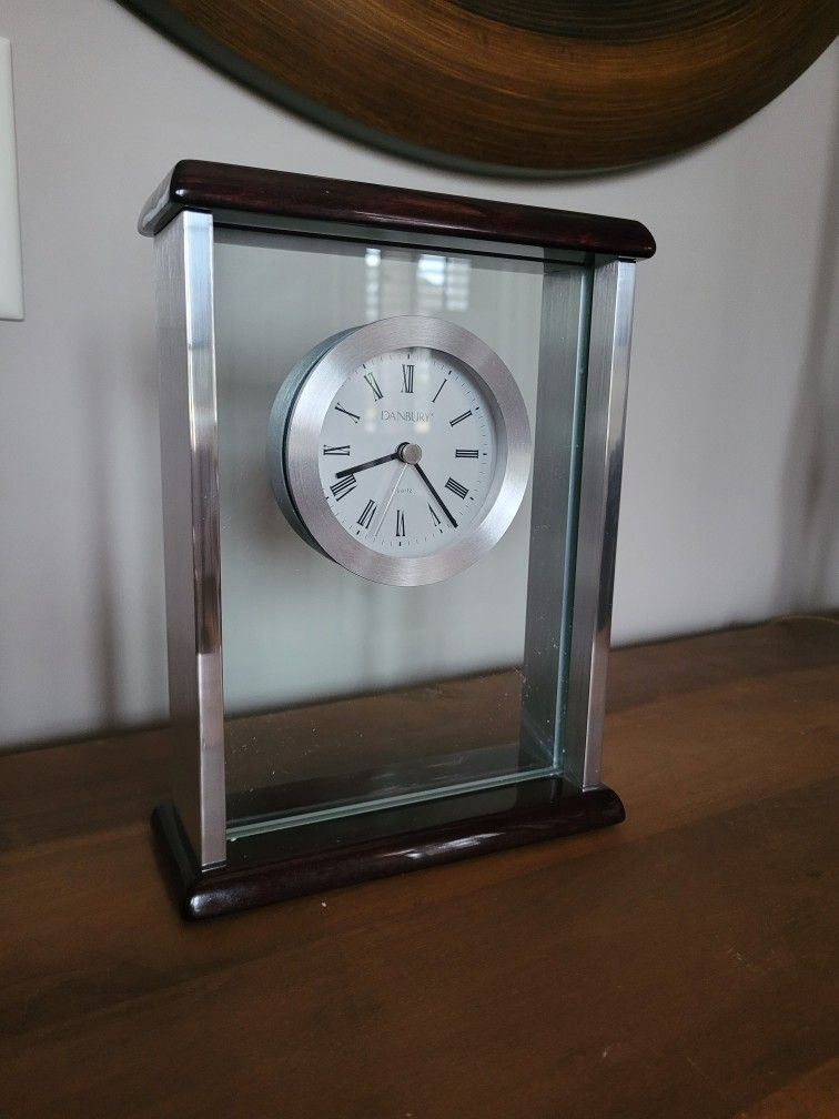 Table/ Mantel Clock