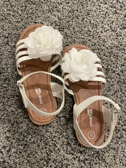 SmartFit White Sandals
