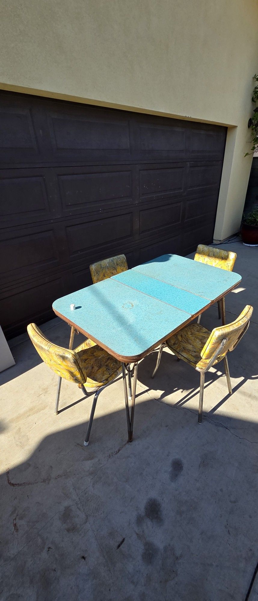 Vintage Formica table with leaf $100