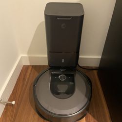iRobot Roomba i7+ (7550) Robot Vacuum with Automatic Dirt Disposal