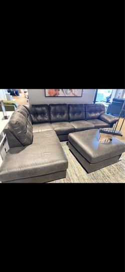 L-SHAPED COUCH