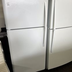 KENMORE TOP FREEZER 18 CU FT REFRIGERATOR APARTMENT SIZE 