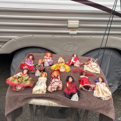 Vintage Arco Dolls Of The World By Atlantic Richfield