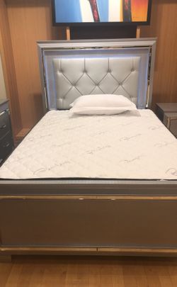 Queen size bedroom set