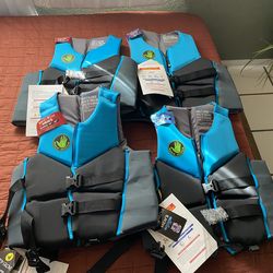 Costco 4 Swimming vest