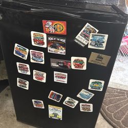 Min fridge with freezer