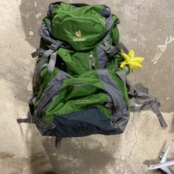 Woman’s 34 Liter Pack
