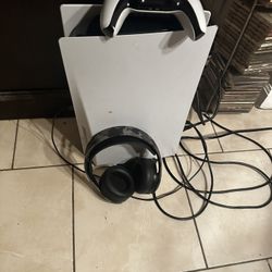 Ps5 With Controller And Ps5 Gaming Headset