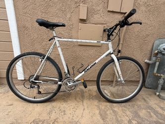 Raleigh Tangent Mountain Bike Shimano Deore LX Araya Super Lightweight   Fully tuned, dialed in and ready to ride, it does not need anything. Pick it