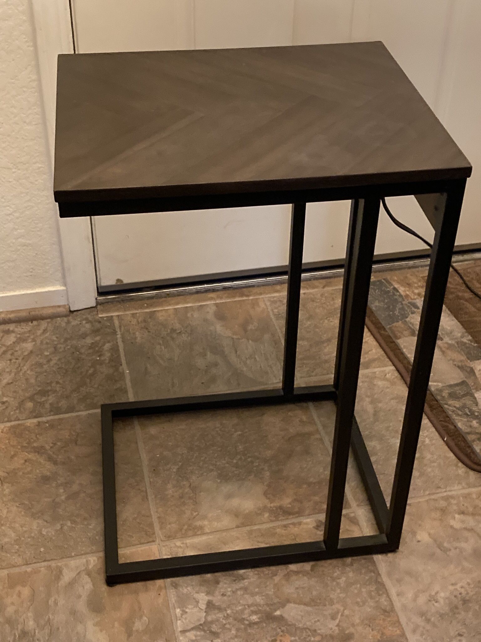 “C” Computer Table with charging station