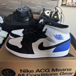 Air Jordan 1 Mid SE “Royal Black”