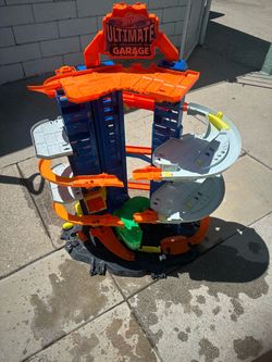 Ultimate garage hot wheel track