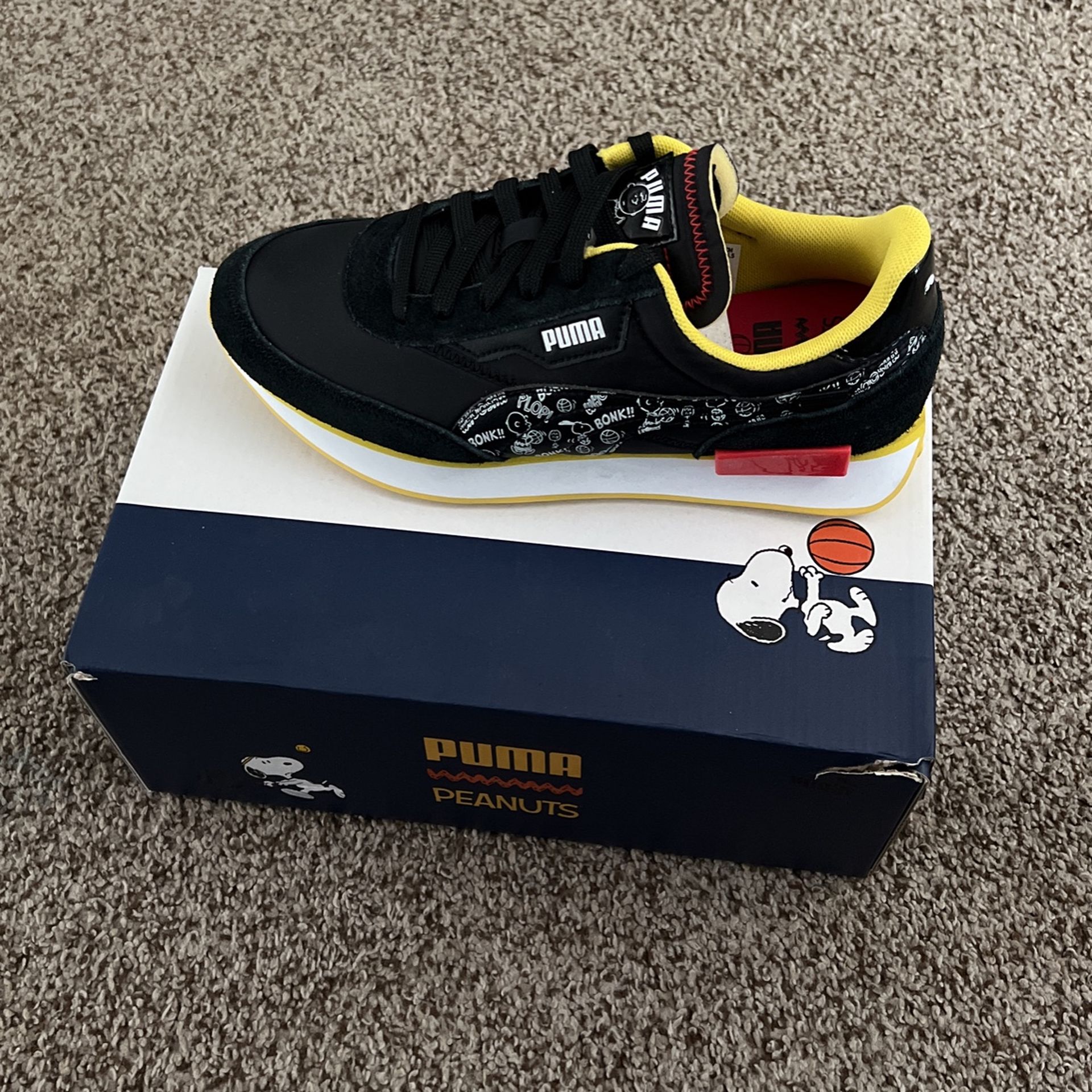 Brand New Peanuts Snoopy puma Shoes 