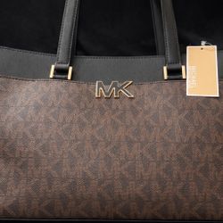 Authentic Michael Kors Hand Bag 