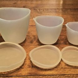 Pampered Chef silicone measuring cups with lids