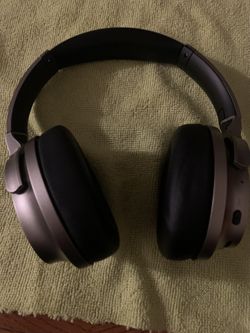 Bluetooth Noise-Canceling Headphones