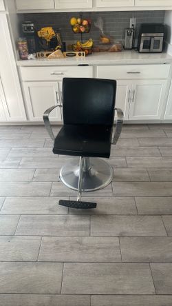Salon Chair