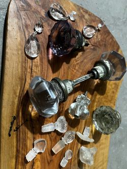 13 Vintage items / Door knobs/ perfume tops / crystals