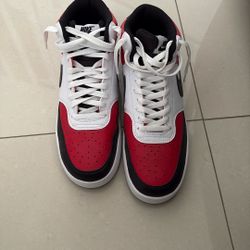 Nike Court vision Size 10