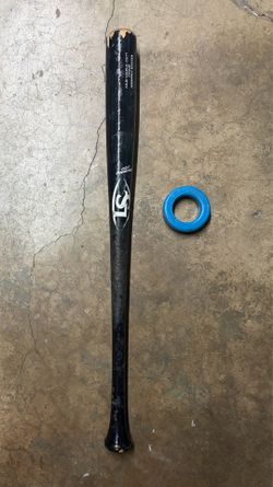 31 Inch wood bat and bat weight
