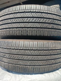 Vendo 2 Llantas Usadas 235 65 17 kumho
