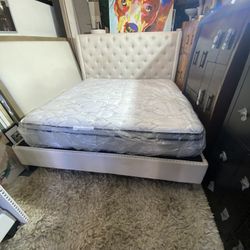 King bed Frame And Mattress 
