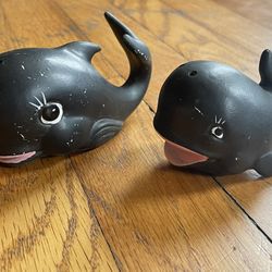 VTG Ceramic Black Whales Salt & Pepper Shakers Mom w Baby Whale Kitsch