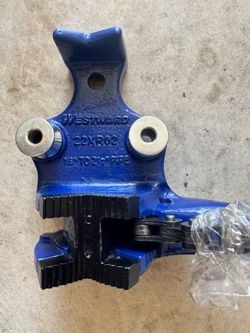 Westward Bench Chain Vise, Top Screw, 1/8- 2-1/2
