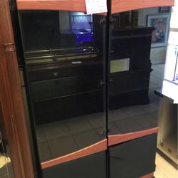 2 Entertainment Center towers