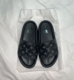 Louis Vuitton slides/sandals