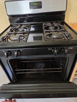 Black Frigidaire stove