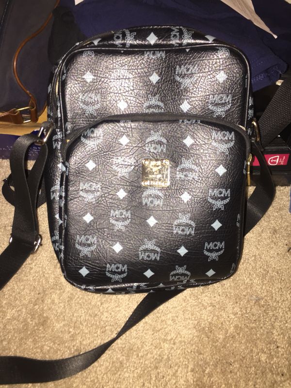 MEN/WOMAN MCM MESSENGER BAG 100 AUTHENTIC for Sale in Goulds, FL OfferUp