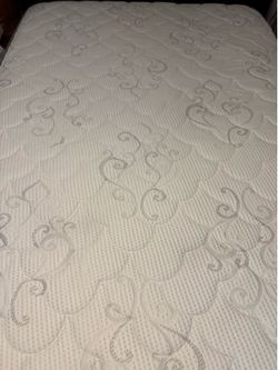 Full size bed