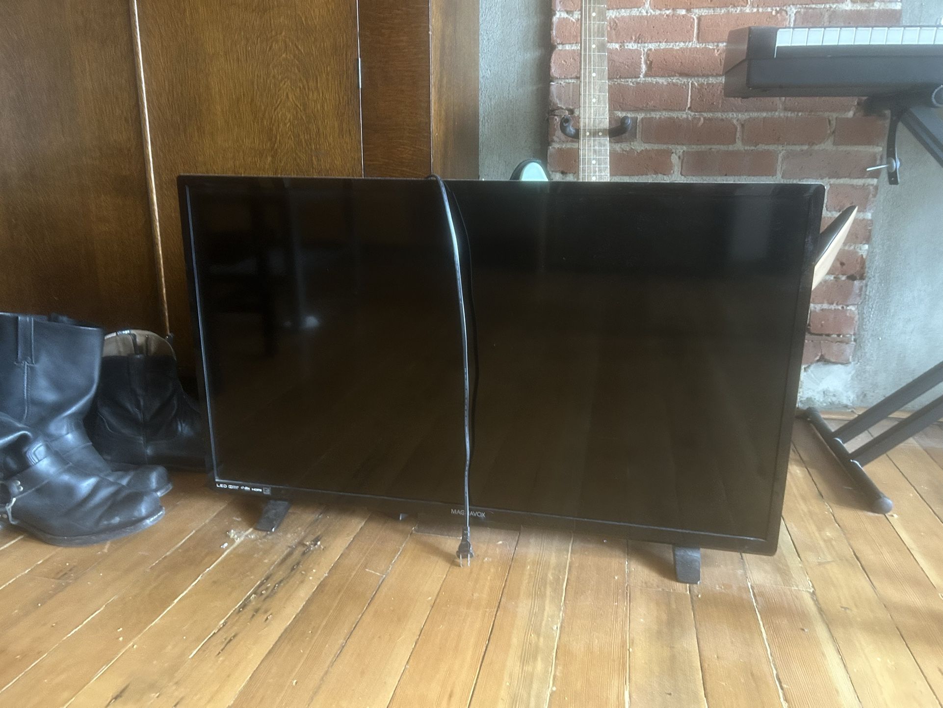 35in Magnavox TV