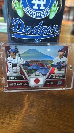 Bowman Chrome Ohtani Yamamoto International Impact Card