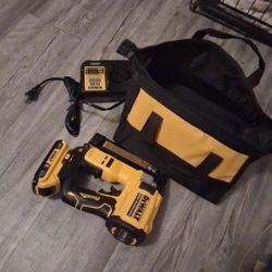23 Gauge DeWalt Pin Nailer