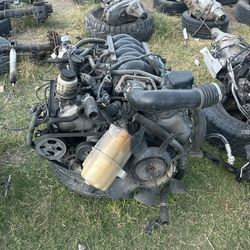 2004 Nissan Titan 5.6 Engine Also Have Parts 