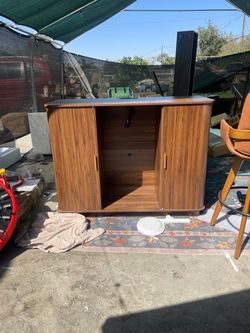 Walnut Wood Grain Storage Cabinet with Doors