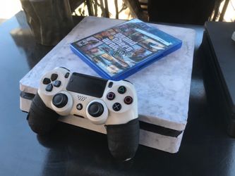 White PS4  bundle