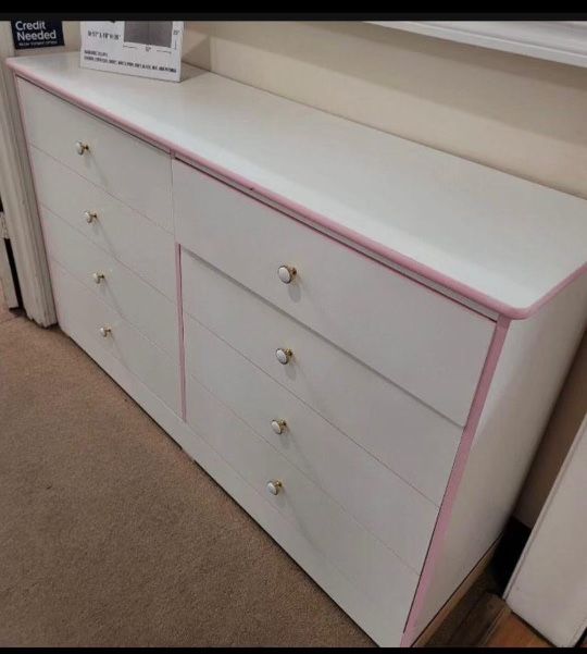 Eight Drawers Dresser