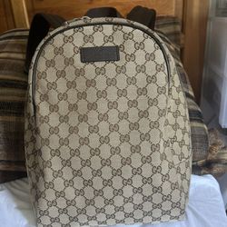 Gucci GG Supreme Canvas Dome Backpack