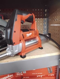 MILWAUKEE M12 COMPACT CORDLESS GREASE GUN