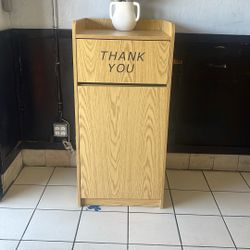 Mueble Para Basura En Muy Buenas Condiciones 