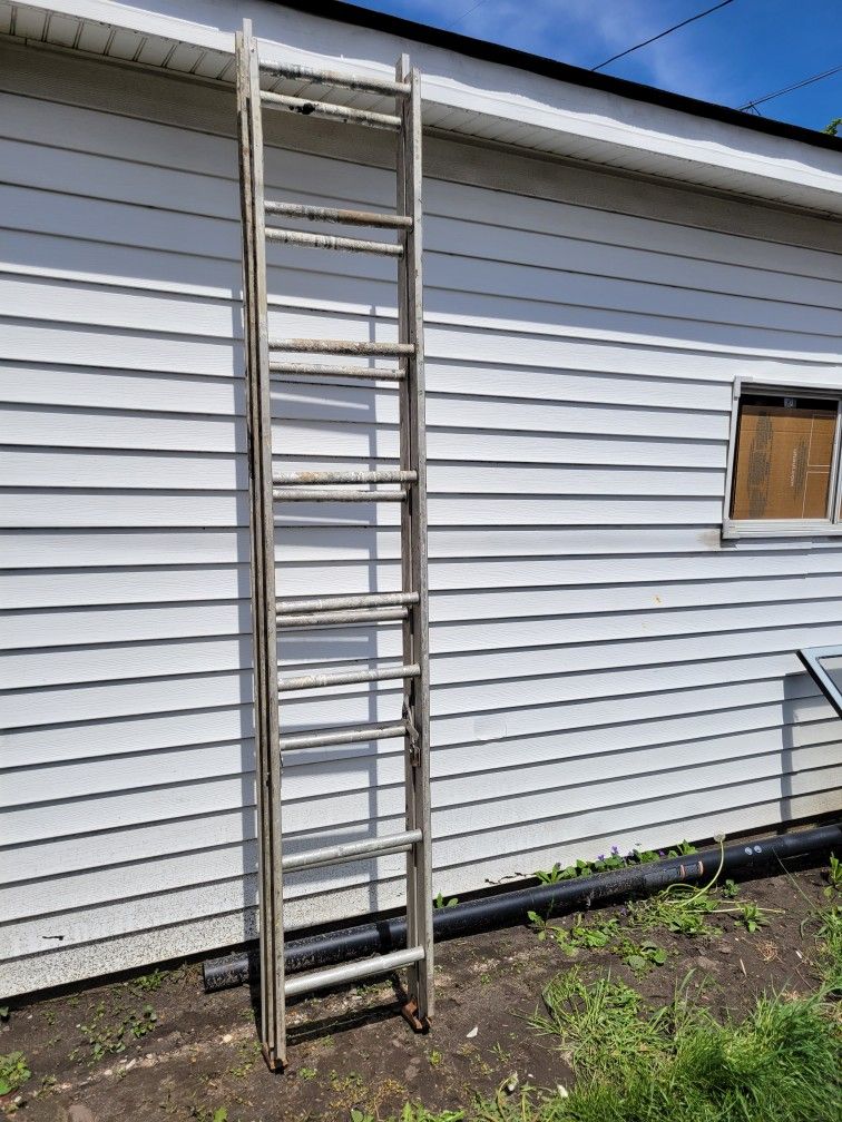 8 TO 16FT ALUMINUM LADDER