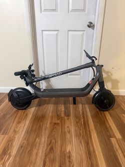 Apollo Go Stellar Scooter