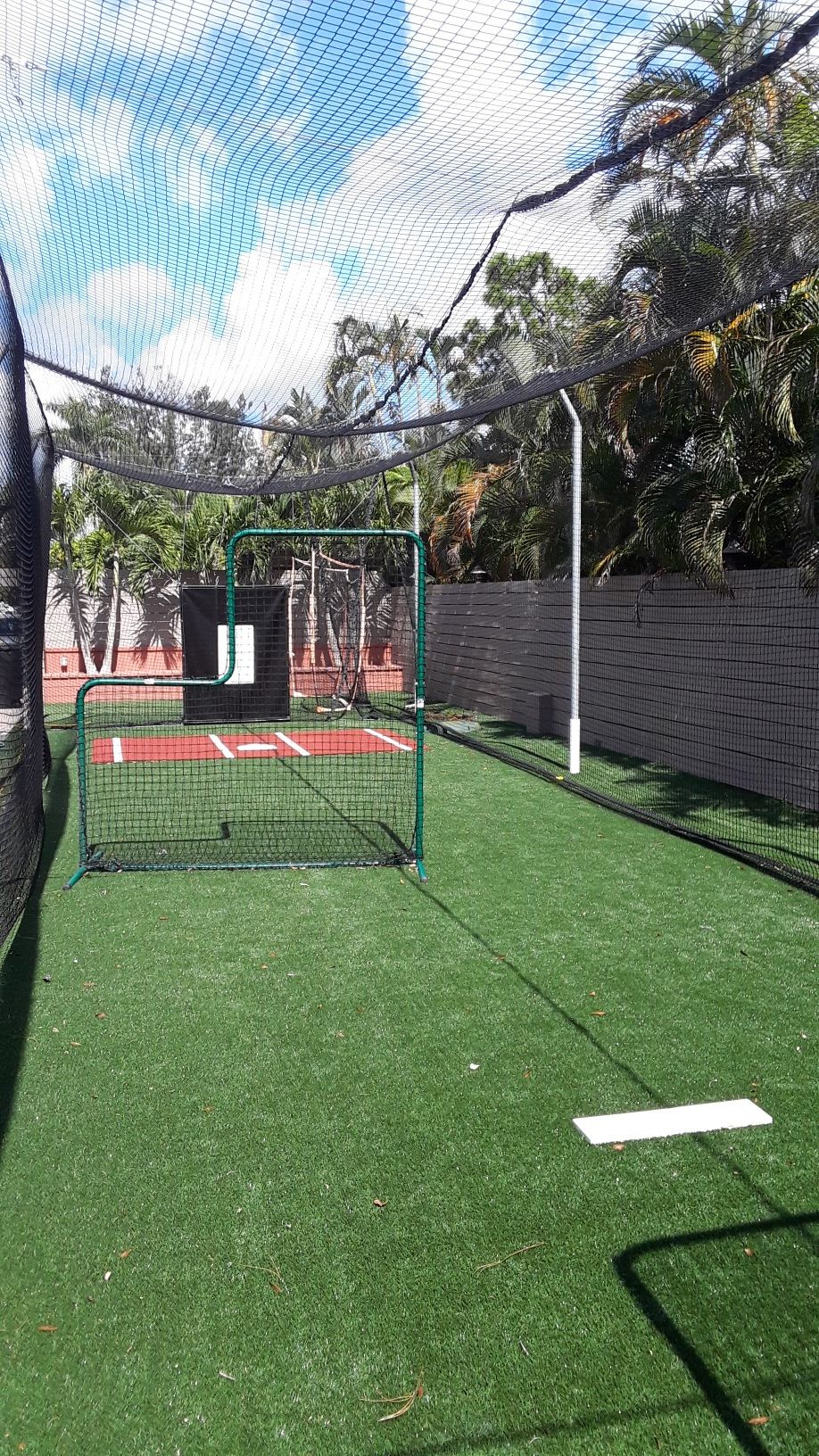 Professional baseball/softball batting cage