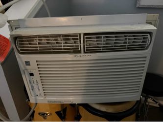 Air conditioner Frigidaire 8000 btu