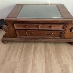 Display Coffee Table 