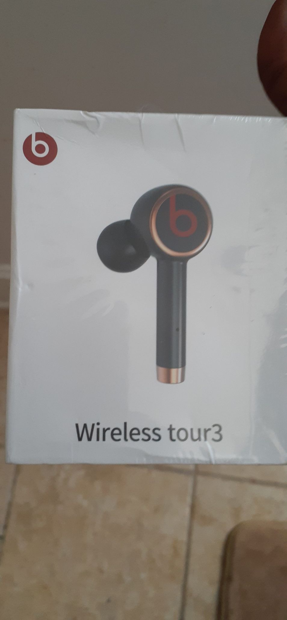 Dre Beats Tour3 Wireless touch bluetooth sweat resistant ear buds with wireless charging case.